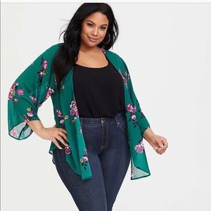 Torrid Green Floral Ruana Wrap Size 1/2